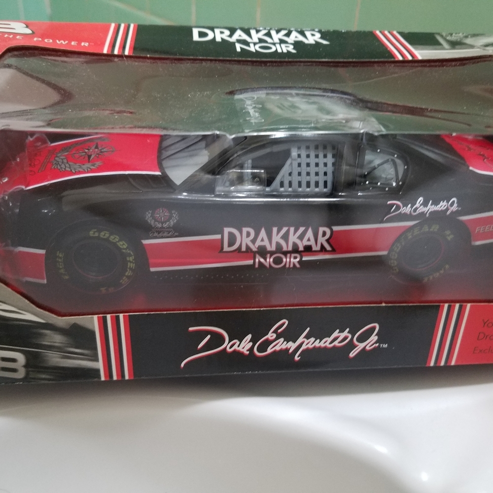 NASCAR DIECAST DALE EARNHARDT JR.